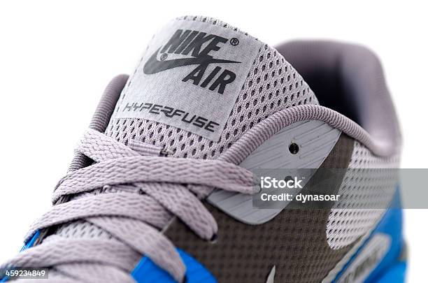 Primer Plano De Nike Aire Logotipo En Zapatillas De Deporte Foto de stock y más banco de imágenes de Nike - Marca de diseñador