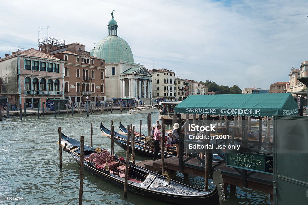 Gondole, vicino Venezia Chiese di S. Geremia e Lucia - Foto stock royalty-free di 2013