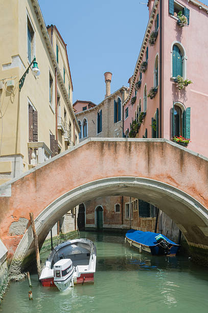 Ponte sul canale di Venezia - foto stock