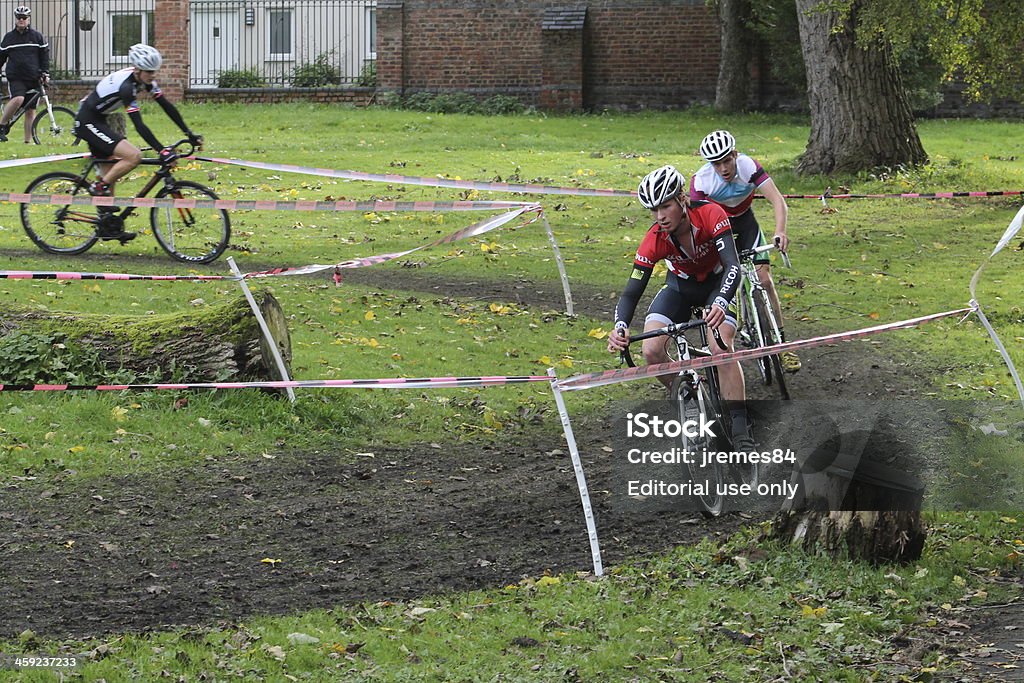 Les cyclistes dans Rapha 2013 Super Cross Elite course de compétition - Photo de 2000-2009 libre de droits