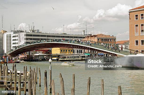 Constitución Bridge Venice Foto de stock y más banco de imágenes de Agua - Agua, Aire libre, Andar