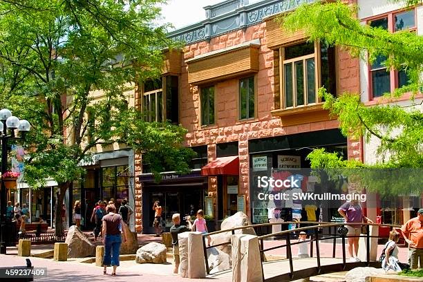 Pearl Street Mall - Fotografie stock e altre immagini di Ambientazione tranquilla - Ambientazione tranquilla, Attività ricreativa, Boulder