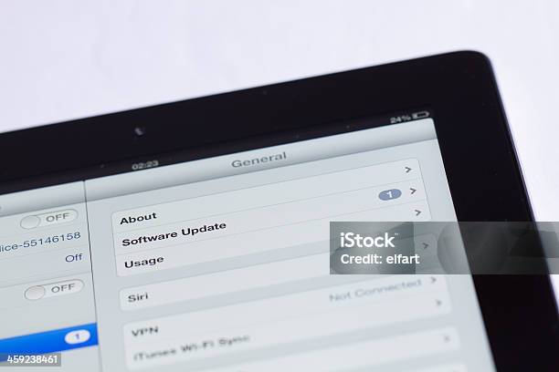 Photo libre de droit de Écran Sur Ipad Apple banque d'images et plus d'images libres de droit de Actualisation du logiciel - Actualisation du logiciel, Communication, Editorial