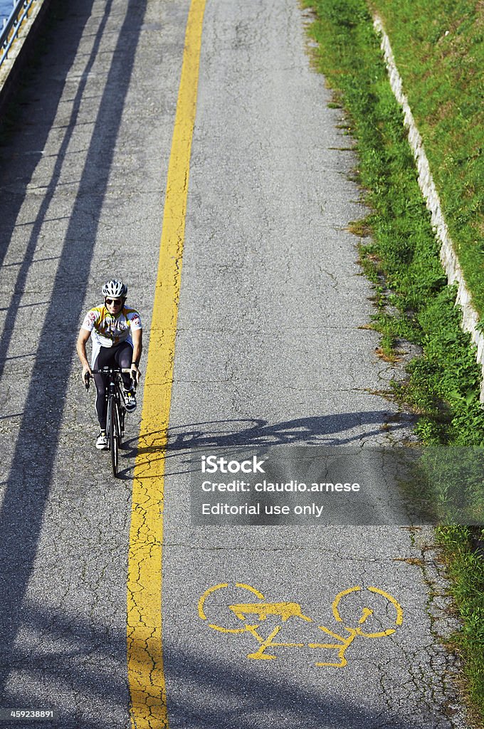 Ciclovia.  Imagem a cores - Foto de stock de Bicicleta royalty-free