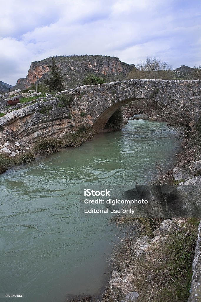 Rzymski most nad przejście Colomera river - Zbiór zdjęć royalty-free (Andaluzja)