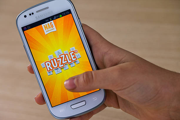 ruzzle no samsung galaxy - ruzzle - fotografias e filmes do acervo