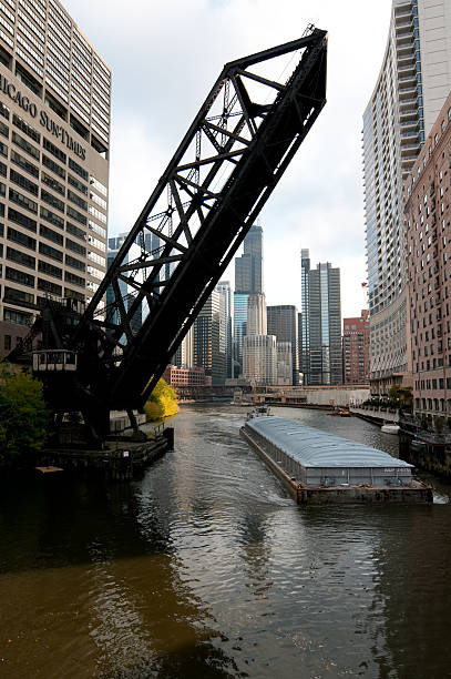 puente de ferrocarril kinzie street - kinzie street railroad bridge fotografías e imágenes de stock