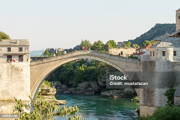 Foto de Mostar Old Bridge e mais fotos de stock de Antigo - Antigo, Arquitetura, Azul