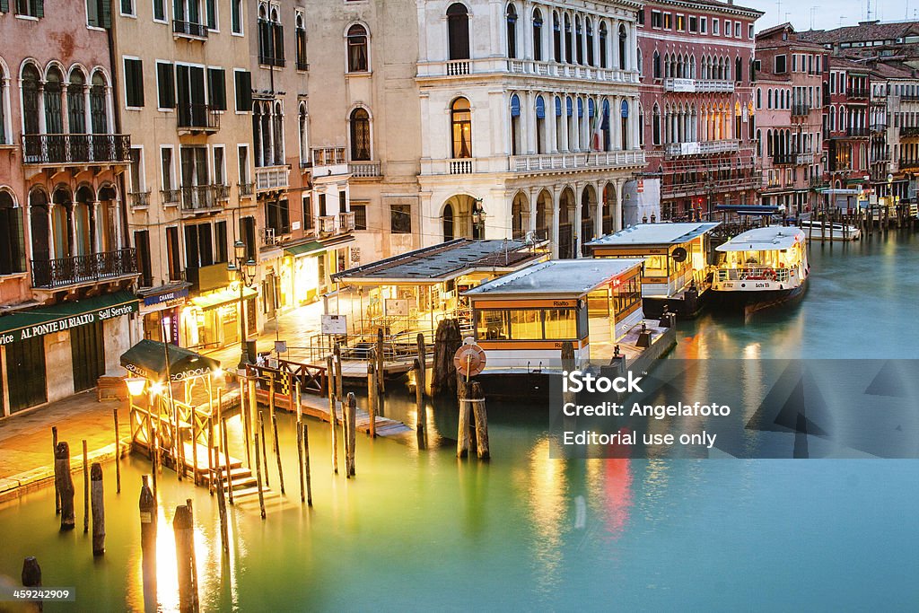 Canal Grande von der Rialtobrücke - Lizenzfrei Anlegestelle Stock-Foto