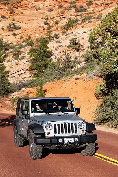 ルビコン駆動ジープラングラーのザイオン国立公園米国 - editorial sports utility vehicle car jeep ストックフォトと画像