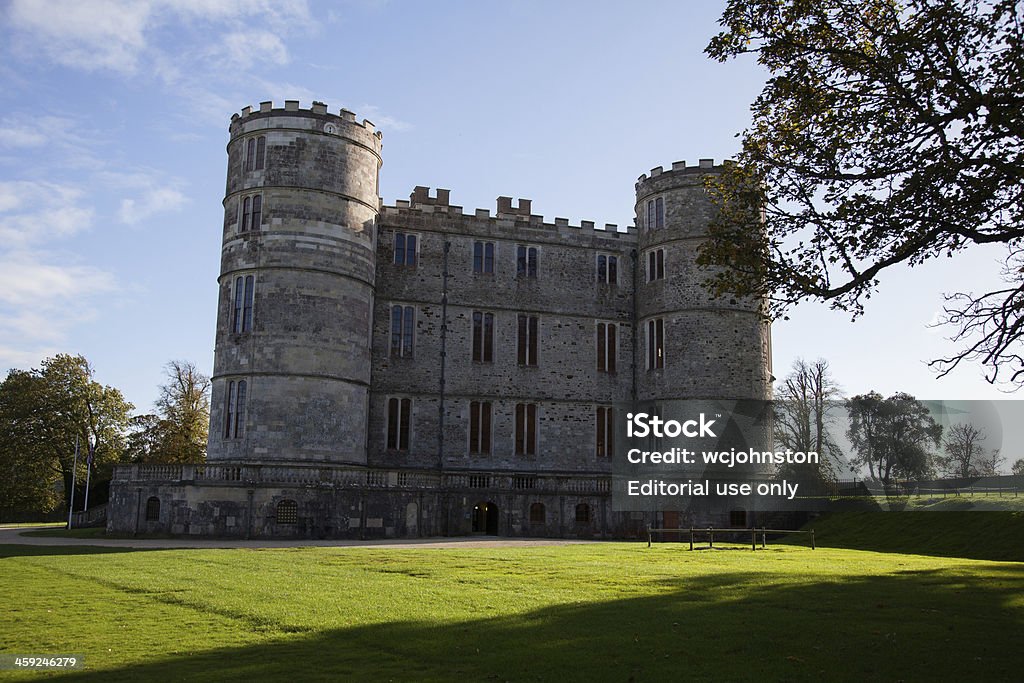 West Lulworth Castle al crepuscolo - Foto stock royalty-free di Ambientazione esterna