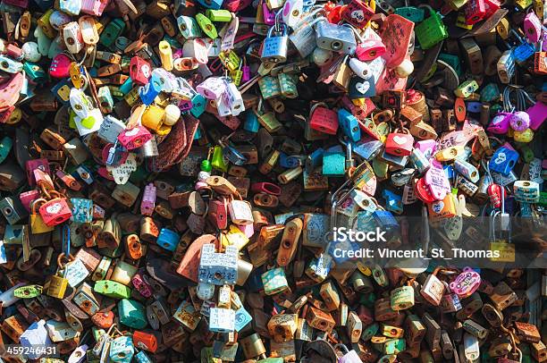 Love Locks — стоковые фотографии и другие картинки Безделушка - Безделушка, Близость, Взаимосвязь