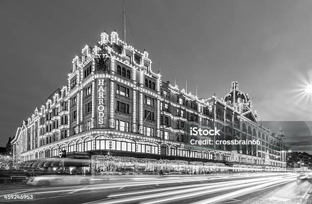 Londres Harrods Grandes Armazéns À Noite Em Preto Branco - Fotografias de stock e mais imagens de Harrods