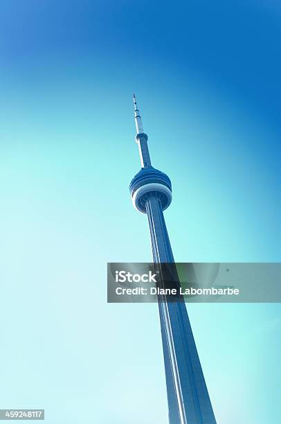 Cn Tower W Toronto W Kanadzie - zdjęcia stockowe i więcej obrazów Bez ludzi - Bez ludzi, Fotografika, Maszt telekomunikacyjny