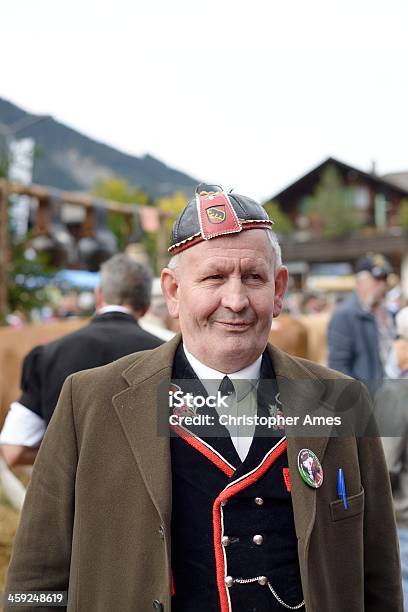 Aelplerfest Alpine Festival En Im Simmental Lenk Foto de stock y más banco de imágenes de Adulto - Adulto, Aire libre, Alpes Bernese