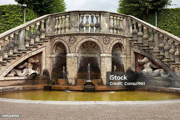 Fuente Foto de stock y más banco de imágenes de Agua - Agua, Agua estancada, Aire libre