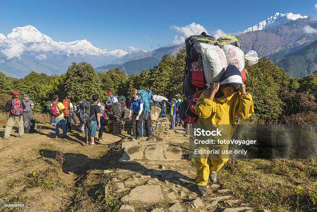 Ensemble Sherpa porter porter expédition dans l'Himalaya, Népal - Photo de Sherpa libre de droits