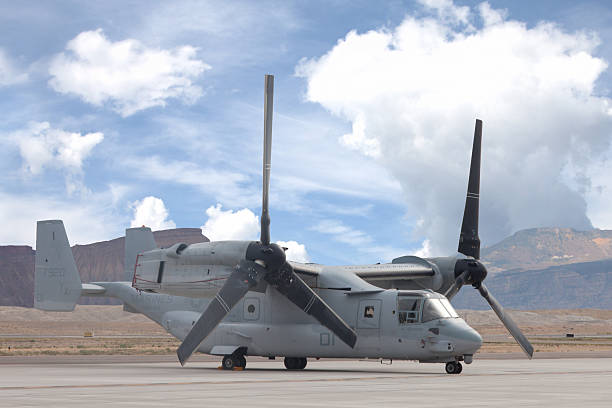 v - 22 osprey na pista - v22 - fotografias e filmes do acervo