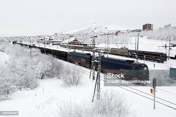 装填鉄鉱石の鉄道北極冬の雪 - スウェーデンのストックフォトや画像を多数ご用意 - スウェーデン, キルナ, スカンジナビア