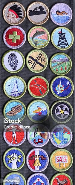 Associazione Scout Merito Badge Sulla Fascia - Fotografie stock e altre immagini di Badge - Badge, Associazione Scout, Fusciacca