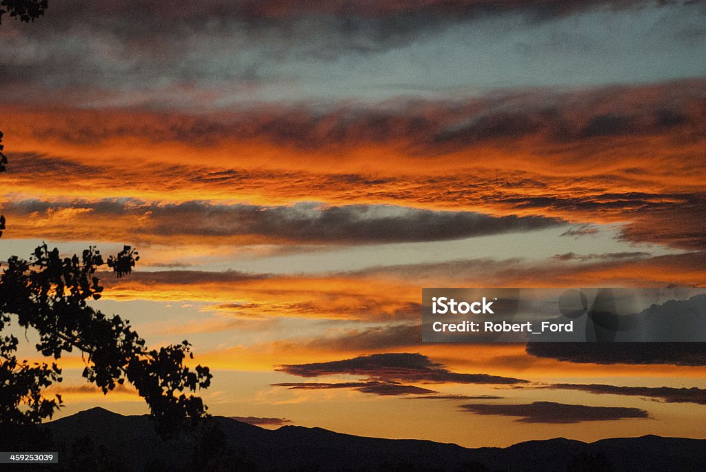 鮮やかな夕日は、コロラド州ロッキー山脈の近くのラブランド - コロラド州のロイヤリティフリーストックフォト