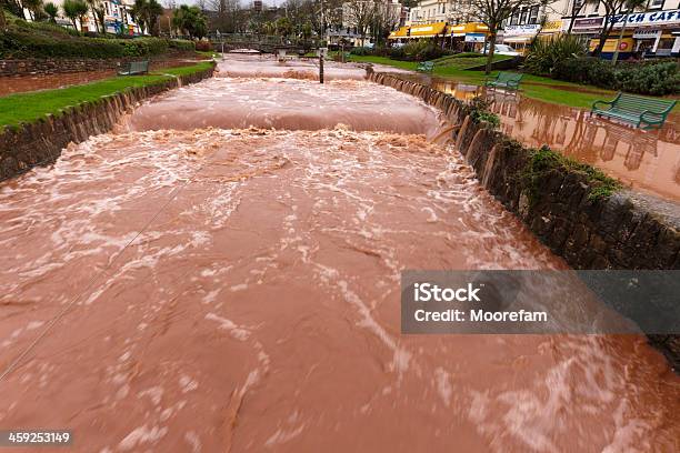 Inundación Que Se Presenten En Dawlish Devon Después De Varias Horas De Lluvia Foto de stock y más banco de imágenes de Devon