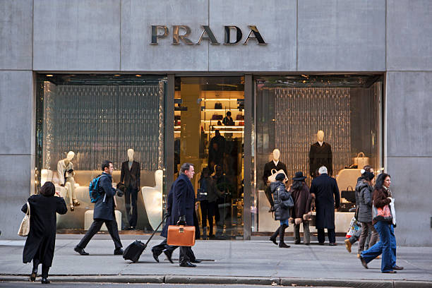 prada-store in new york city - clothing store store prada outdoors stock-fotos und bilder