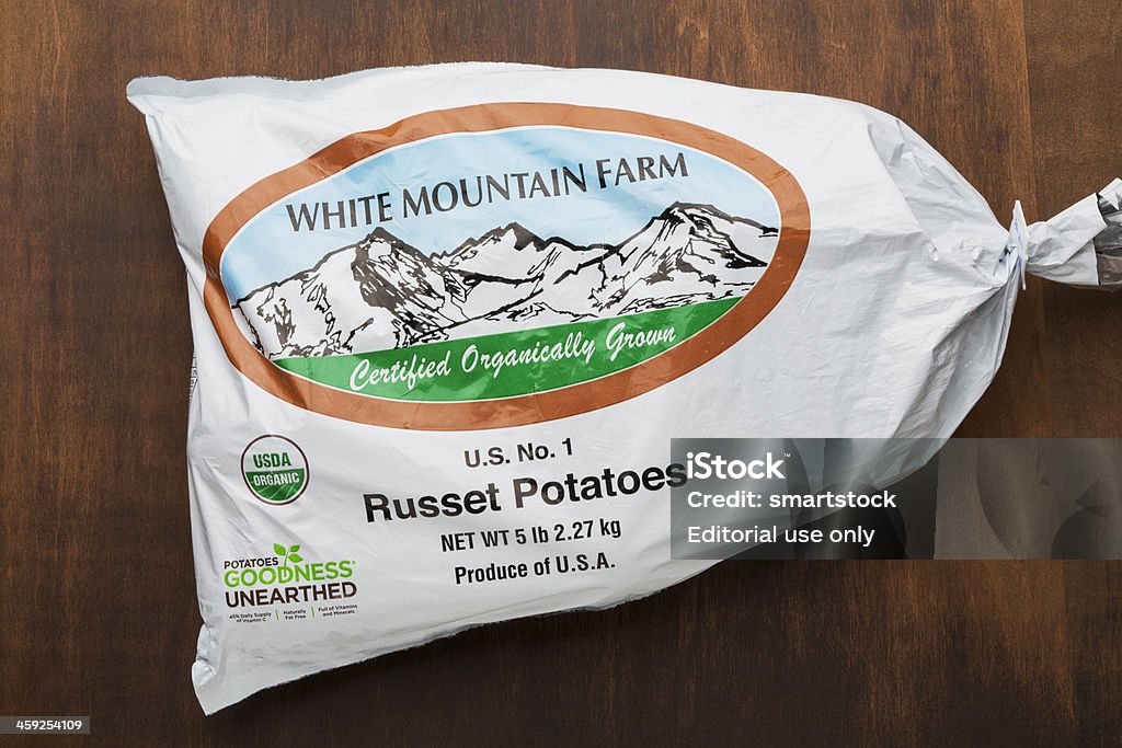 백 유기농으로 재배한 러셋 감자 - 로열티 프리 0명 스톡 사진