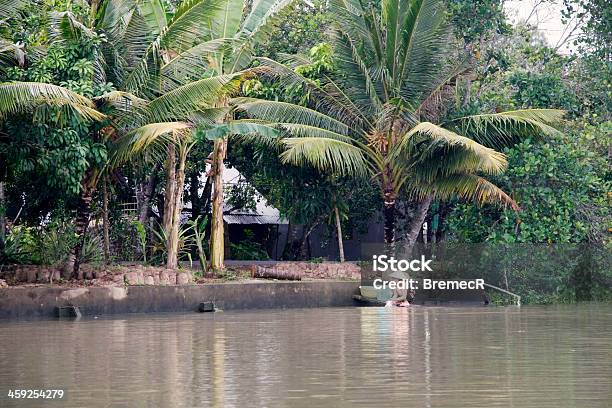 Servizio Lavanderia - Fotografie stock e altre immagini di Acqua - Acqua, Adulto, Ambientazione esterna