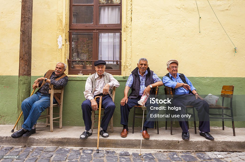 Quattro uomini, Ayvalik, Turchia - Foto stock royalty-free di Provincia Di Balıkesir