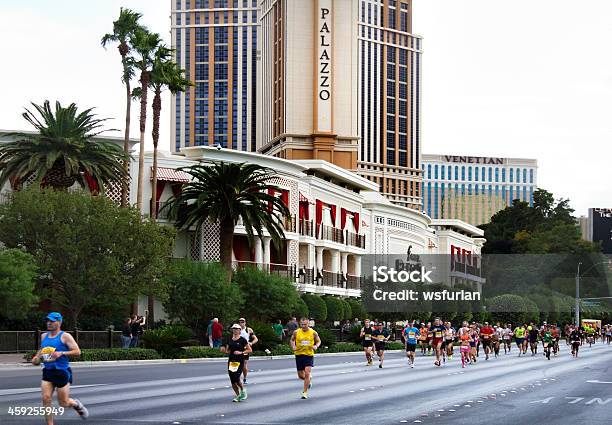 Maratona De Las Vegas - Fotografias de stock e mais imagens de Alto - Descrição Física - Alto - Descrição Física, Ao Ar Livre, Arquitetura