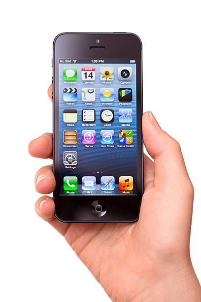 apple iphone 5 - men iphone internet social networking stock-fotos und bilder