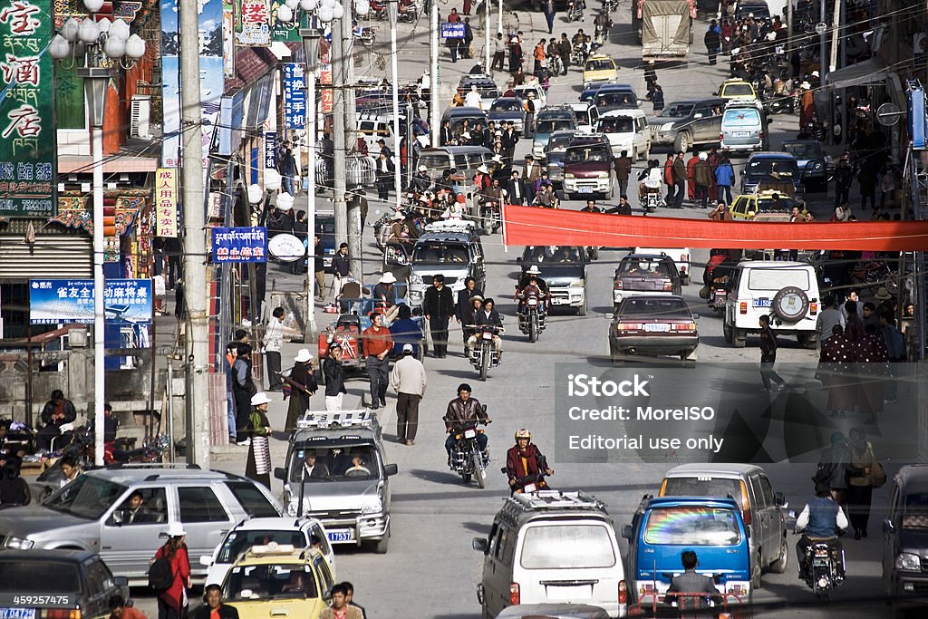 Aldea tibetana de Ganzi-Garze, Sichuan, China - Foto de stock de Aldea libre de derechos