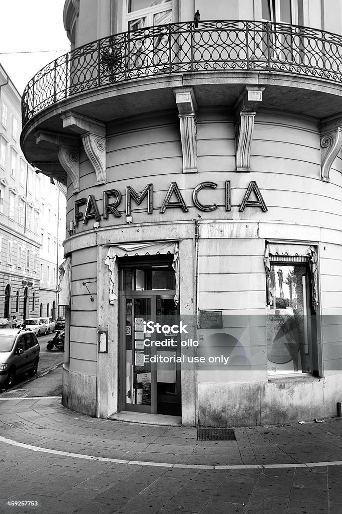 Farmacia-Apteki/apteki - Zbiór zdjęć royalty-free (Architektura)