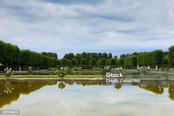 Herrenhausen Gardens Foto de stock y más banco de imágenes de Jardín de Herrenhausen - Jardín de Herrenhausen, Agua, Agua estancada