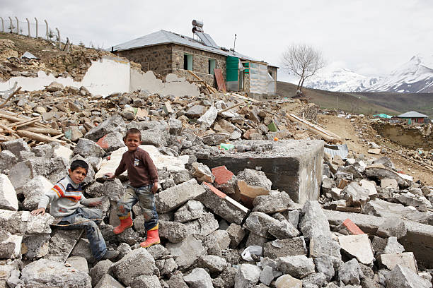 erdbeben - erdbeben türkei stock-fotos und bilder