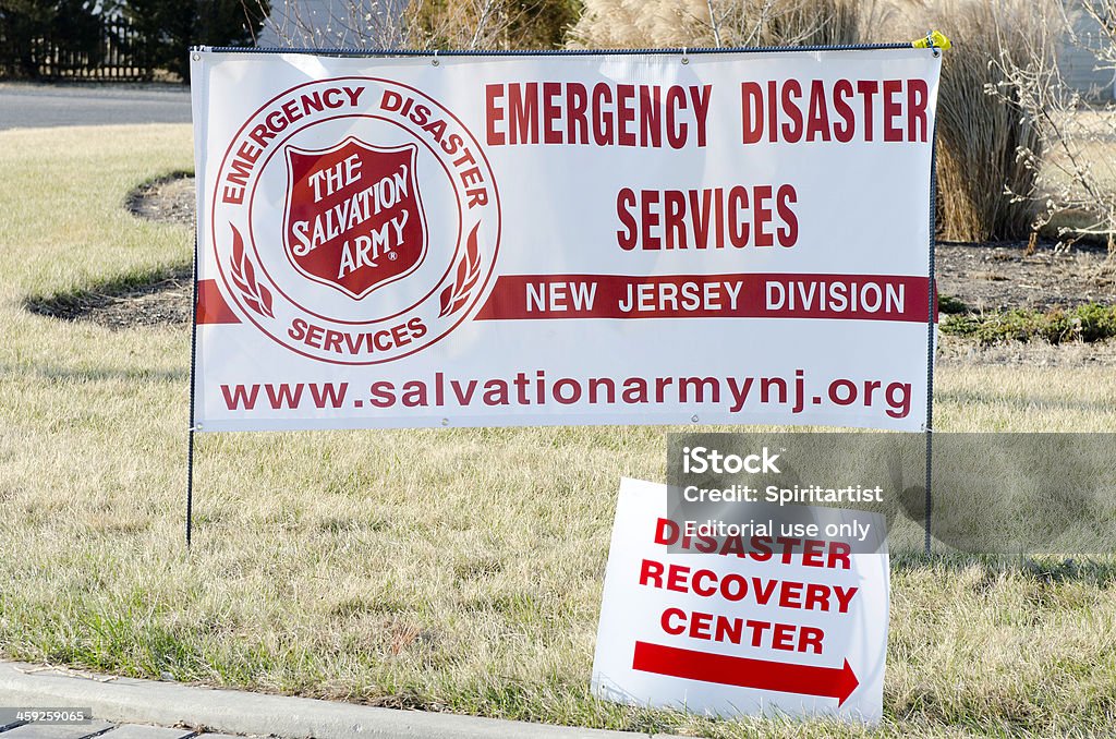 Catastrophe centre de Services d'urgence les panneaux en direction - Photo de Accident et désastre libre de droits