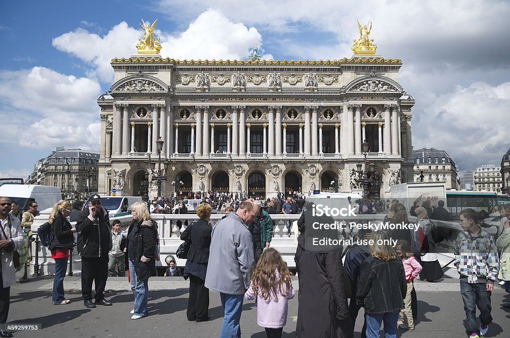 Paris Opera glasses sonnigen Tag mit Touristen - Lizenzfrei Architektur Stock-Foto