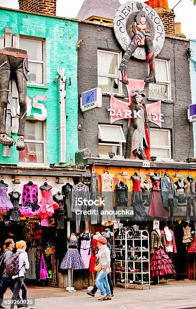 Sklepy Z Ubraniami W Camden Town W Londynie - zdjęcia stockowe i więcej obrazów Architektura - Architektura, Budynek z zewnątrz, Camden - Londyn