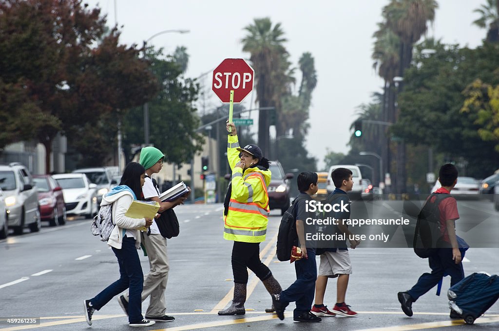 Scuola Corridoio - Foto stock royalty-free di Attraversare