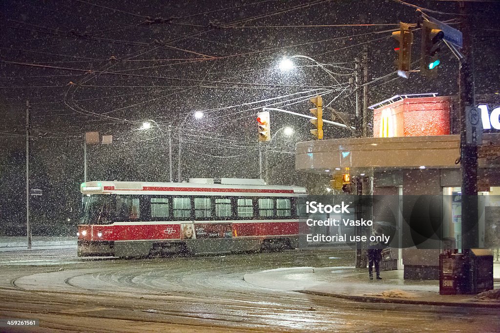 Tormenta de nieve - Foto de stock de Adulto libre de derechos