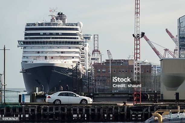 Cruzeiro Navio Em Halifax - Fotografias de stock e mais imagens de Atracado - Atracado, Barco de Cruzeiro, Cais - Estrutura Feita pelo Homem