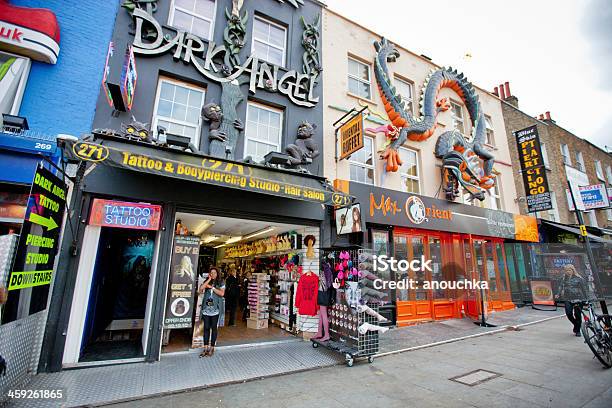 Via Commerciale Di Camden Town Londra - Fotografie stock e altre immagini di Adulto - Adulto, Alimentazione non salutare, Bizzarro