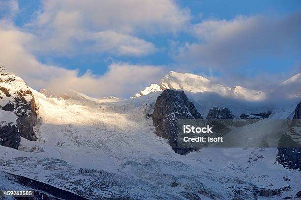 Manaslu Everestschaltung Nepal Motive Stockfoto und mehr Bilder von Abenteuer - Abenteuer, Anhöhe, Ansicht aus erhöhter Perspektive