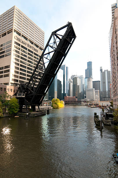 histórico puente de ferrocarril kinzie street - kinzie street railroad bridge fotografías e imágenes de stock