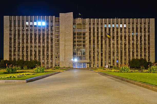 donetsk, l'ukraine, de nuit - donetsk oblast photos et images de collection