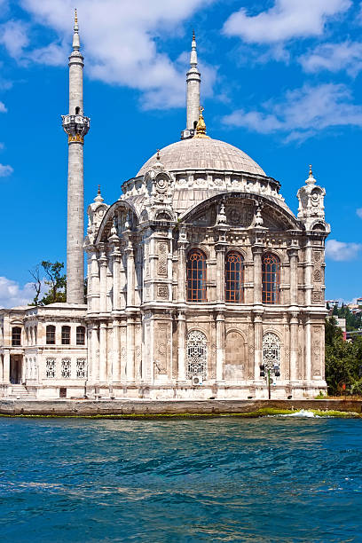 オルタキョイモスク - ortakoy mosque bridge bosphorus istanbul ストックフォトと画像