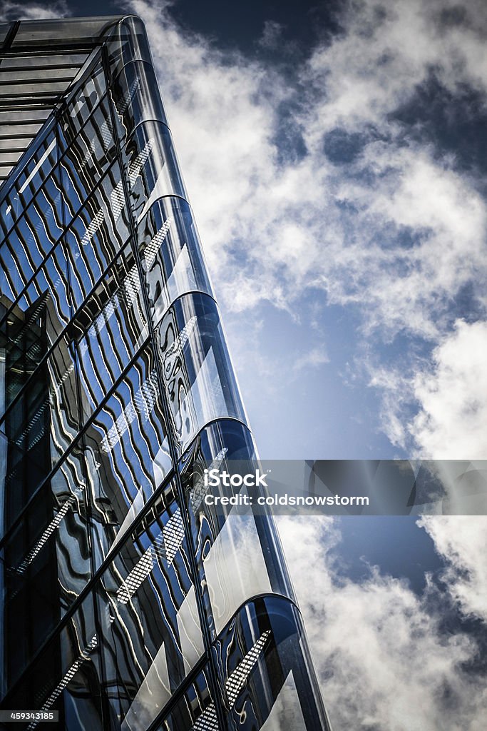 Tower et Fonds de nuage - Photo de Abstrait libre de droits