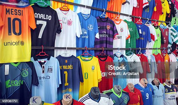 偽造フットボールキット - 偽造のストックフォトや画像を多数ご用意 - 偽造, Tシャツ, カジュアルウェア
