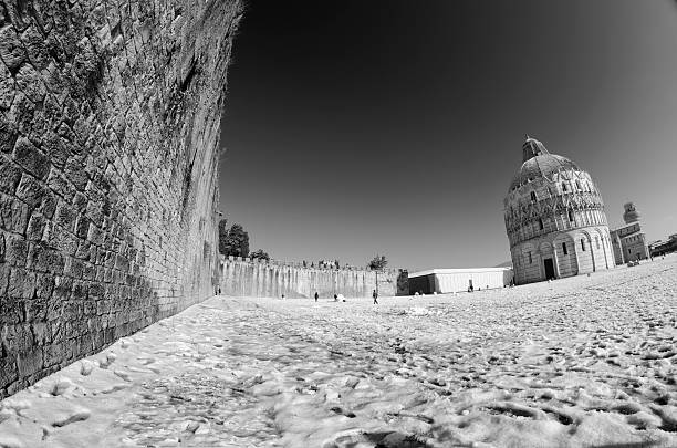 istock Piazza dei Miracoli in Pisa after a Snowstorm 459378205